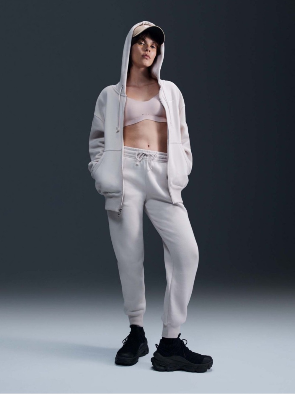 NWT Nike Women's Sportswear Phoenix Fleece Oversized Full-Zip Hoodie. Size XL.